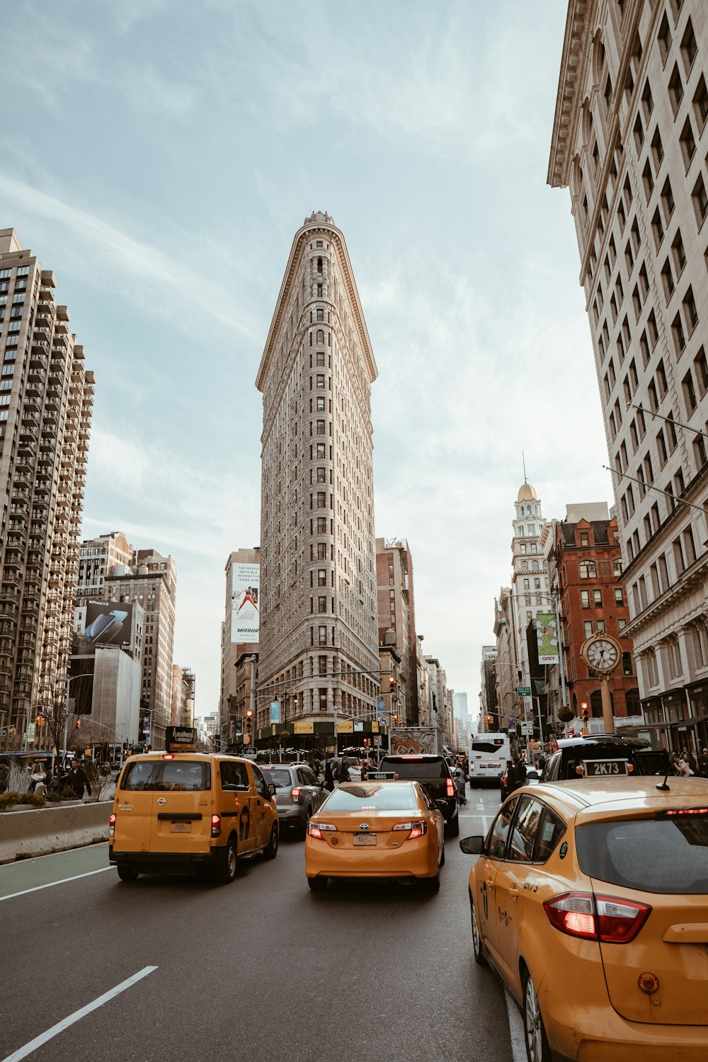 New York’s Flatiron Building and yellow taxis