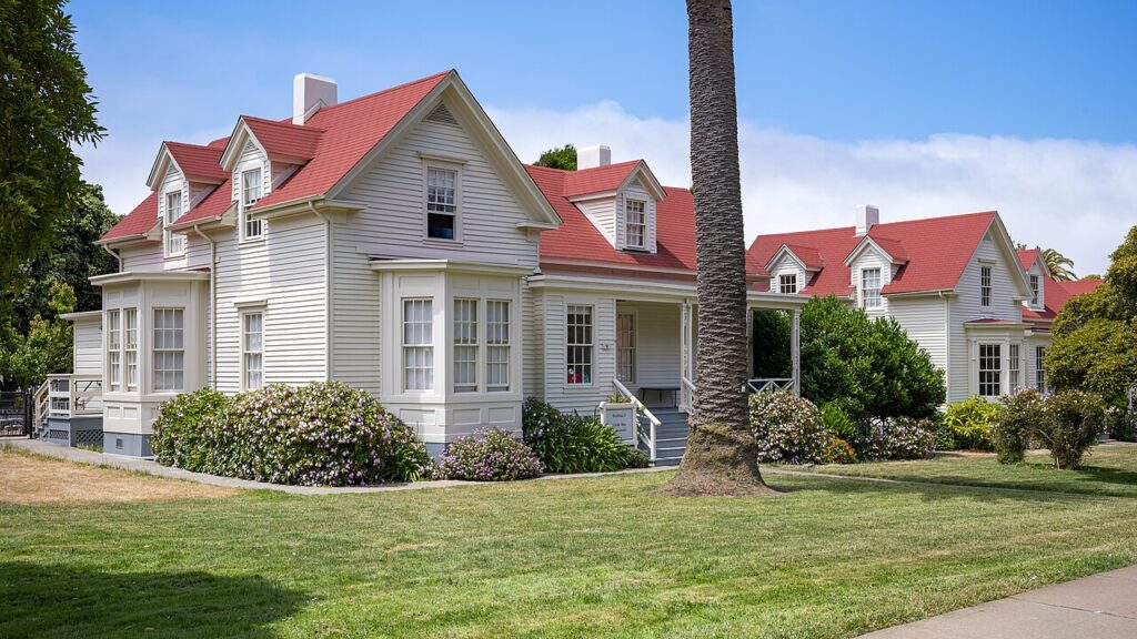 Historic white buildings and lawns in San Francisco’s Presidio