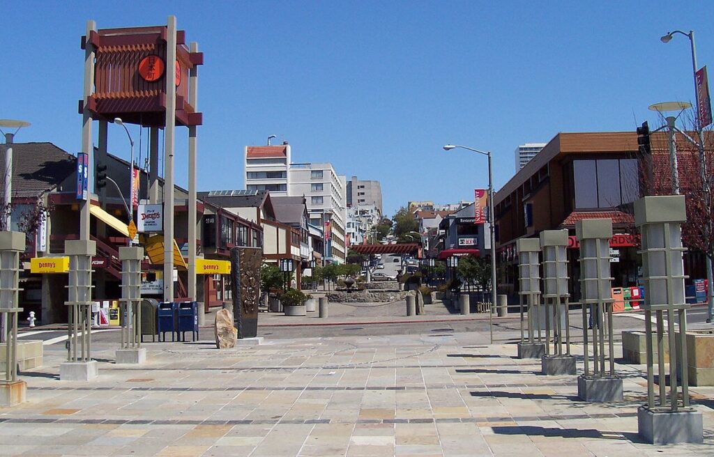 Buchanan Street pedestrian area in San Francisco’s Japantown in 2005